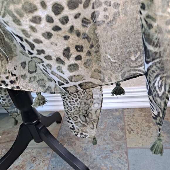 C Est 1946 Sheer Animal Print Kimono One Size Grn/Blk Tassels at the Bottom NWOT - Picture 6 of 13